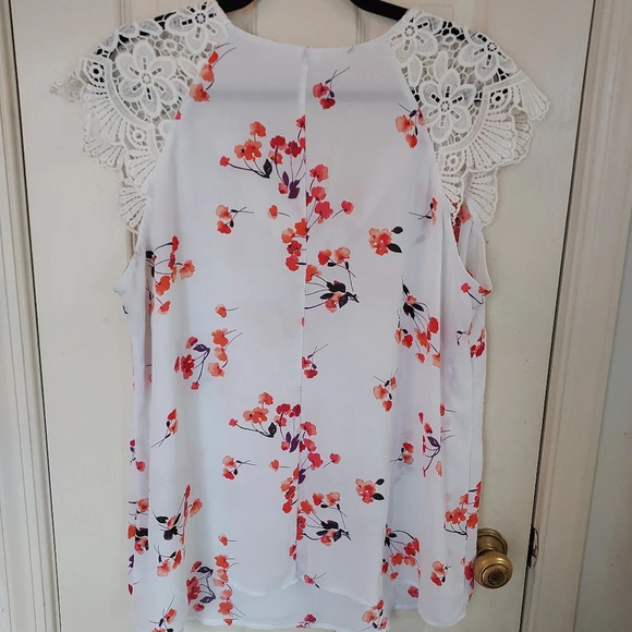 City Streets Floral Top 0X - Picture 7 of 8